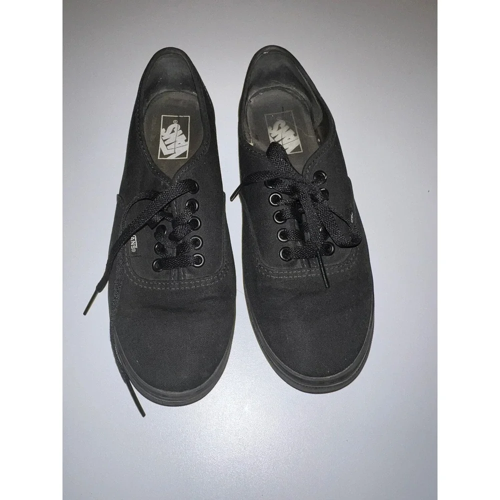 Vans Off The Wall shoes. Men's 7, Women's 8.5